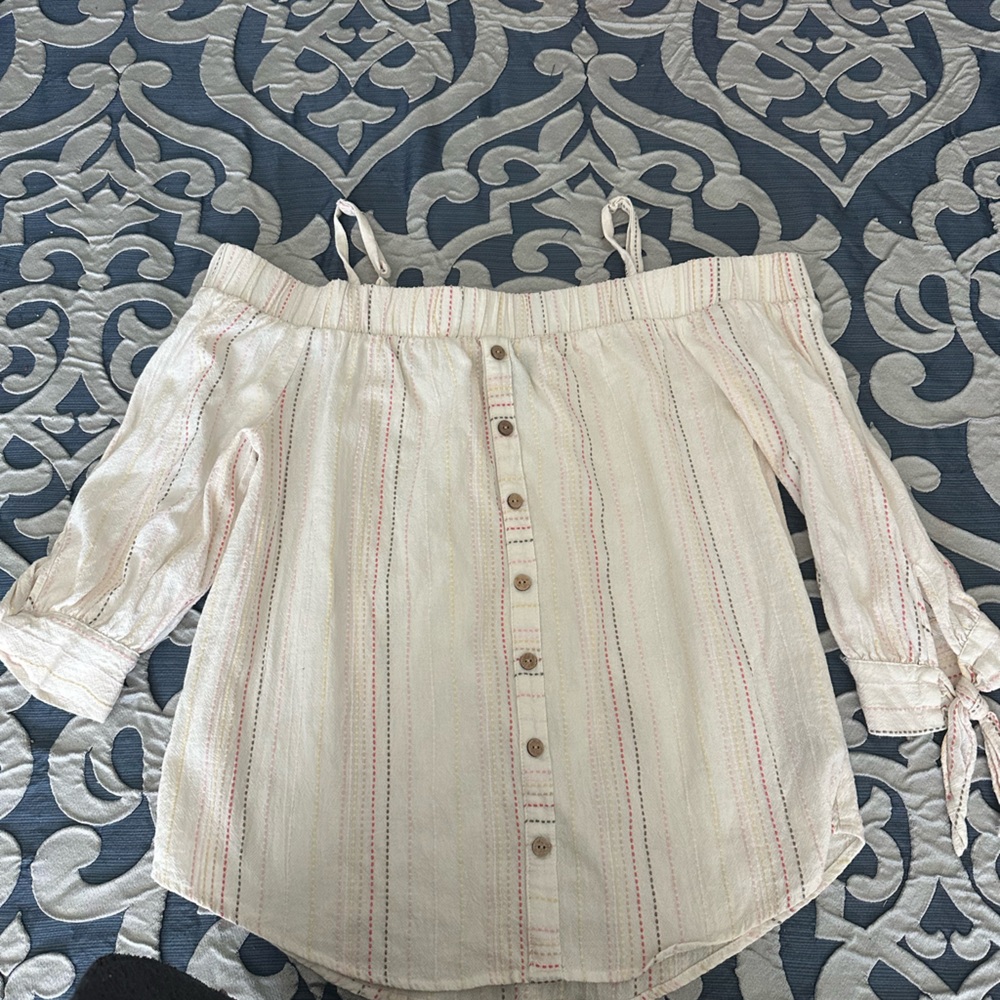 Cute of the shoulder blouse